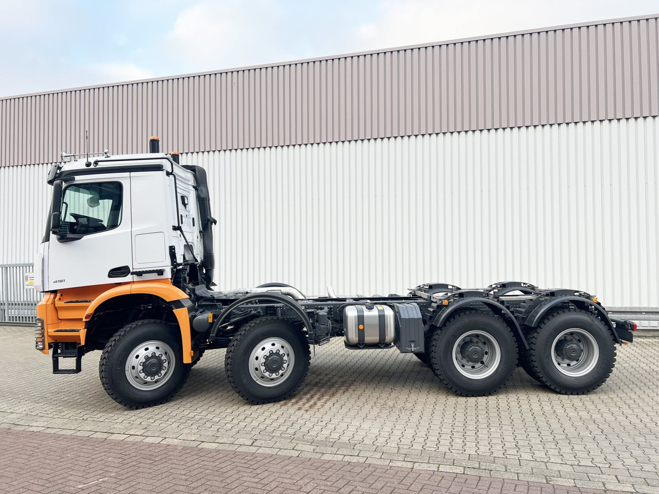Новый Внедорожный самосвал Mercedes-Benz Arocs 4151 AK 8x8/4 Arocs 4151 AK 8x8/4, Grounder, Meiller Stahlmulde 18m³: фото 13