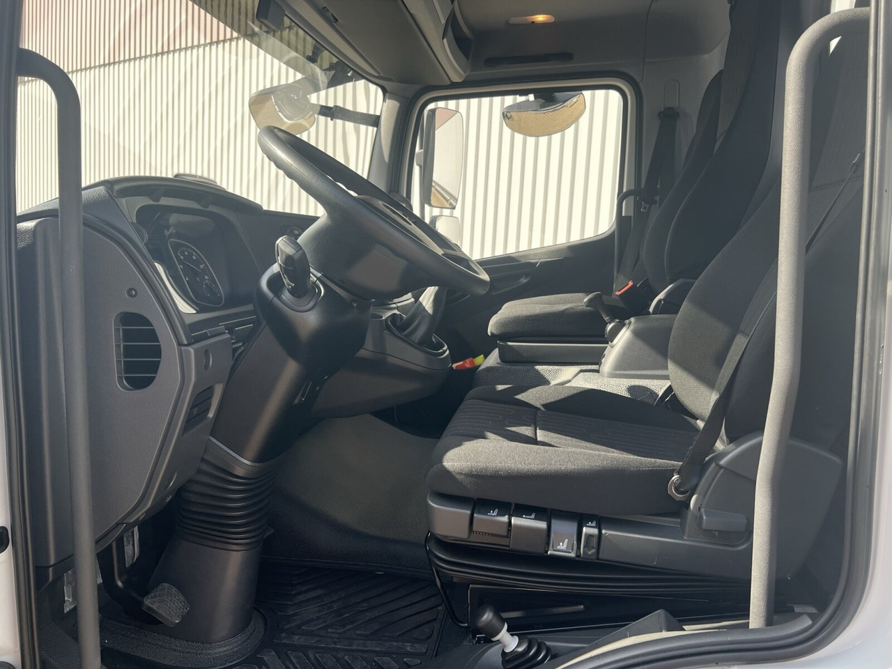 Mercedes-Benz Atego 818/23 K 4x2 Atego 818/23 K 4x2, mehrfach Vorhanden! - Грузовик-шасси: фото 5 Mercedes-Benz Atego 818/23 K 4x2 Atego 818/23 K 4x2, mehrfach Vorhanden! - Грузовик-шасси: фото 5