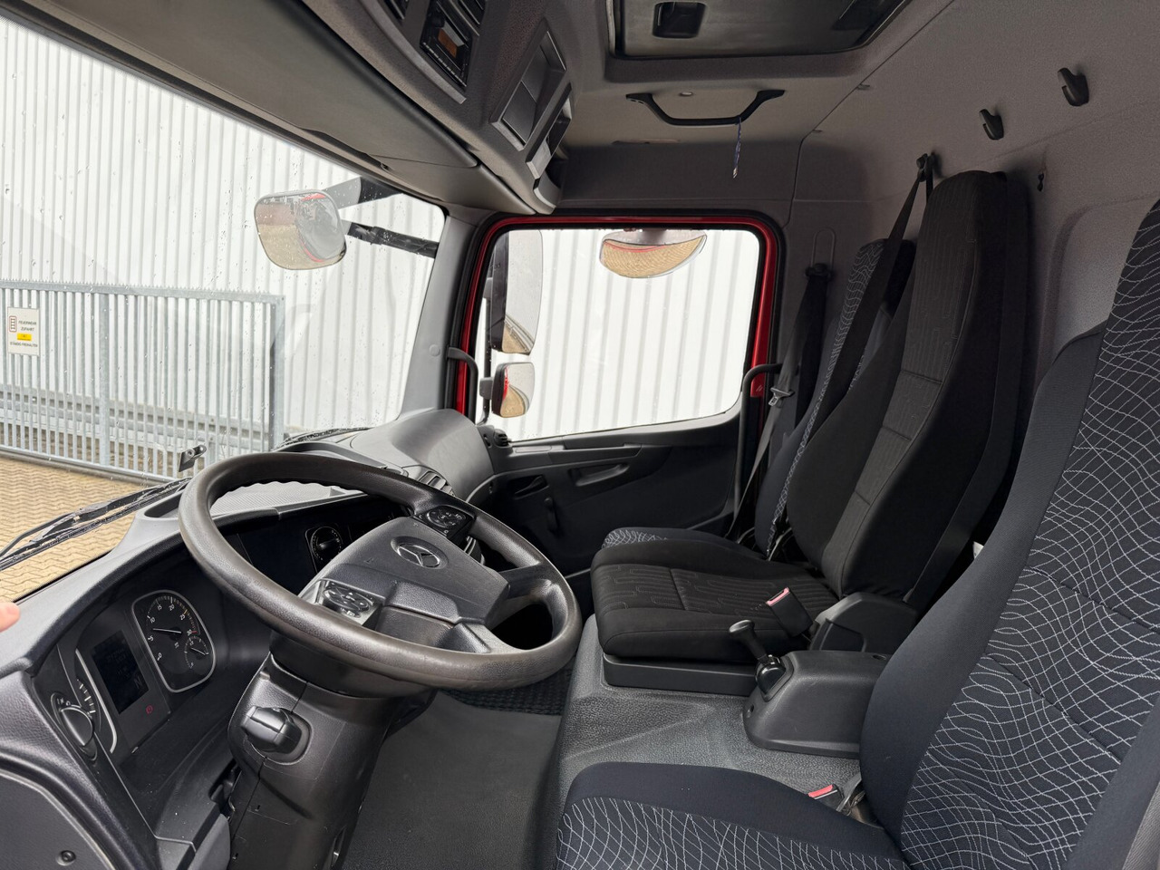 Mercedes-Benz Atego 818 LK 4x2 Atego 818 LK 4x2, 2x AHK - Самосвал: фото 3 Mercedes-Benz Atego 818 LK 4x2 Atego 818 LK 4x2, 2x AHK - Самосвал: фото 3