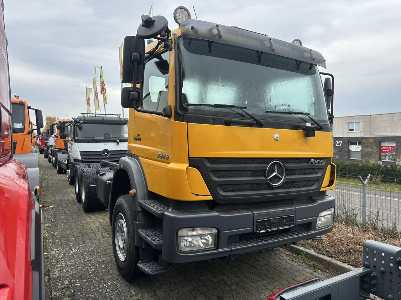 Mercedes-Benz Axor 2629 K 6x4 Axor 2629 K 6x4, PTO, Steel, Manual, 6-Zylinder - Грузовик-шасси: фото 1 Mercedes-Benz Axor 2629 K 6x4 Axor 2629 K 6x4, PTO, Steel, Manual, 6-Zylinder - Грузовик-шасси: фото 1