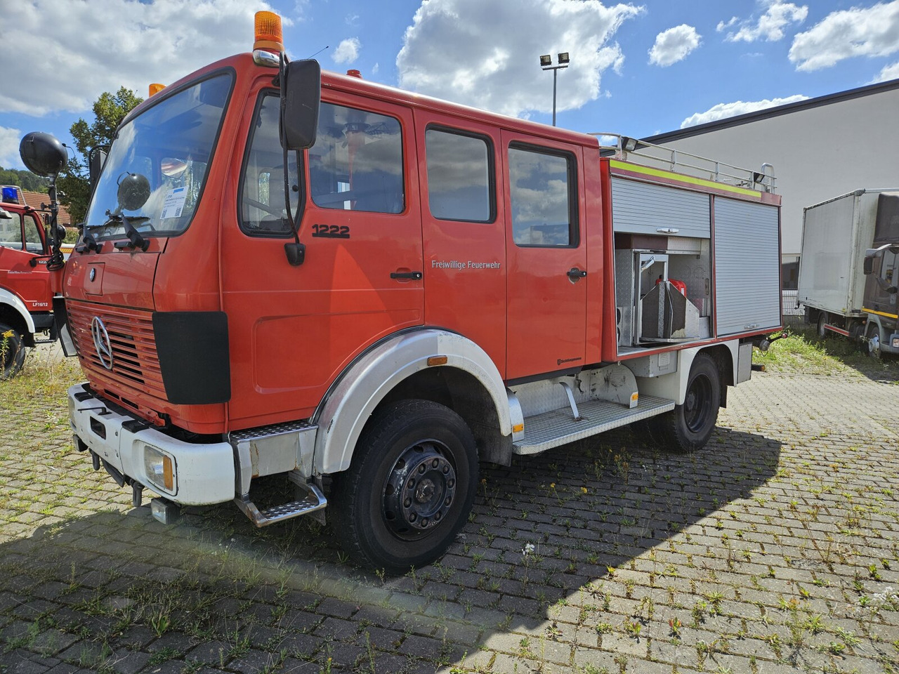 Mercedes-Benz SK 1222 AF 4x4 Doka SK 1222 AF 4x4 Doka, TLF16/25 - Машина скорой помощи: фото 1 Mercedes-Benz SK 1222 AF 4x4 Doka SK 1222 AF 4x4 Doka, TLF16/25 - Машина скорой помощи: фото 1