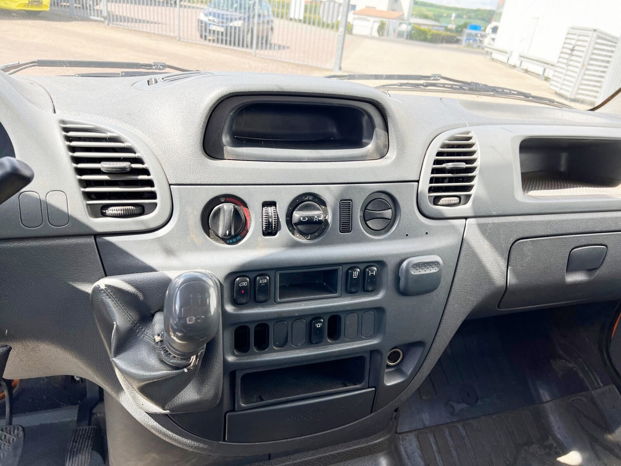 Mercedes-Benz Sprinter 308 4x2 Doka Sprinter 308 4x2 Doka - Малотоннажный бортовой грузовик, Грузопассажирский фургон: фото 2 Mercedes-Benz Sprinter 308 4x2 Doka Sprinter 308 4x2 Doka - Малотоннажный бортовой грузовик, Грузопассажирский фургон: фото 2