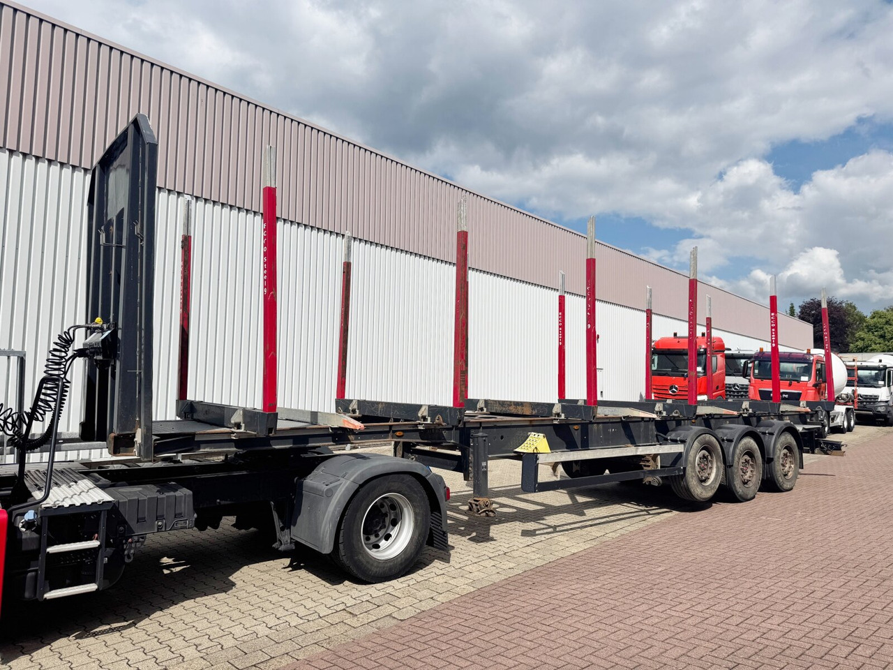 Schwarzmüller 3-Achs Holzauflieger 3-Achs Holzauflieger, Liftachse, MEHRFACH VORHANDEN! - Полуприцеп лесовоз: фото 1 Schwarzmüller 3-Achs Holzauflieger 3-Achs Holzauflieger, Liftachse, MEHRFACH VORHANDEN! - Полуприцеп лесовоз: фото 1