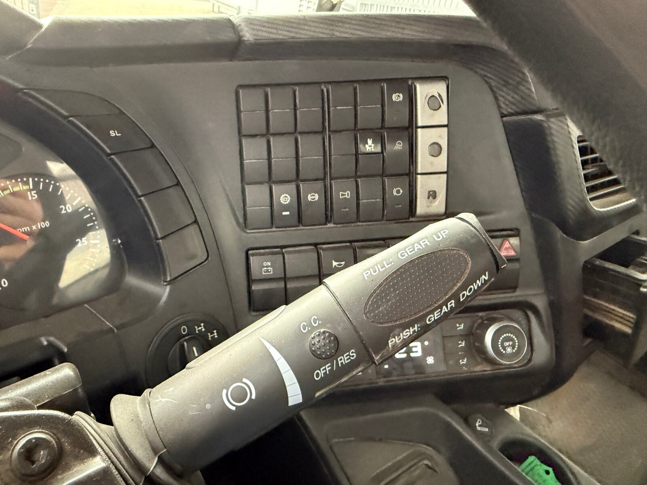 Trakker AD260T45 6x4 Trakker AD260T45 6x4, Bordmatik - Самосвал: фото 4 Trakker AD260T45 6x4 Trakker AD260T45 6x4, Bordmatik - Самосвал: фото 4