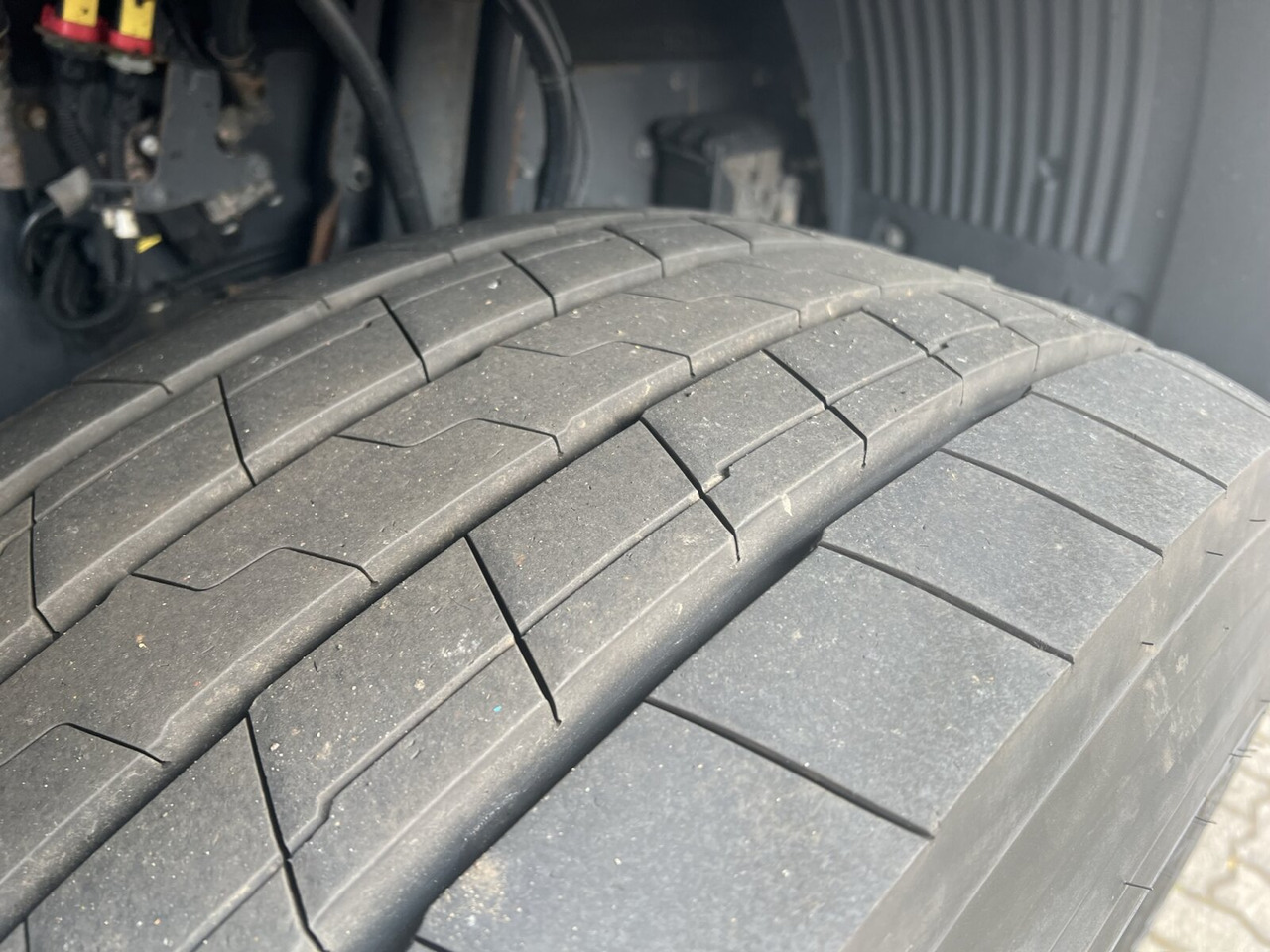 FH16 750 8x4 FH16 750 8x4, Retarder, Globetrotter, Vorlauflift/-lenk, Schwerlast 180T - Тягач: фото 4 FH16 750 8x4 FH16 750 8x4, Retarder, Globetrotter, Vorlauflift/-lenk, Schwerlast 180T - Тягач: фото 4