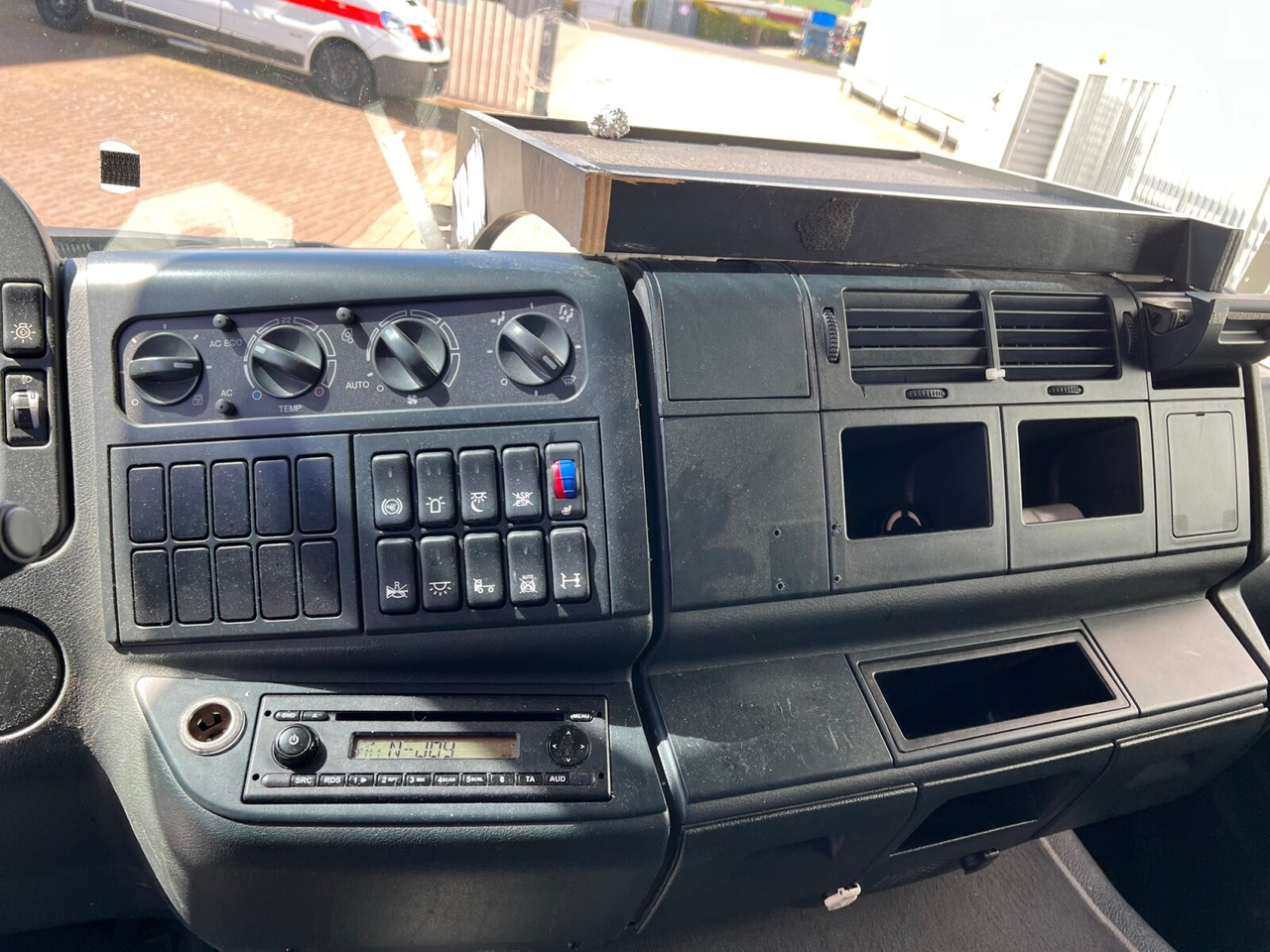 MAN TGL 8.220 4X2 BL TGL 8.220 4X2 BL - Тягач: фото 4 MAN TGL 8.220 4X2 BL TGL 8.220 4X2 BL - Тягач: фото 4