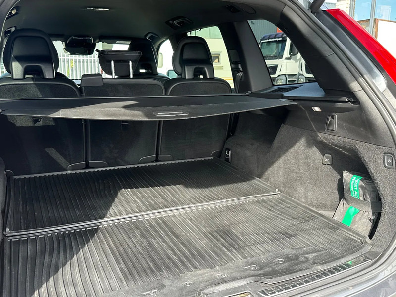 Volvo XC90 B5 AWD + R-DESIGN + FULL LEATHER + 360 CAMERA + NAVI + AHK + HARMAN KARDON - Внедорожник: фото 4 Volvo XC90 B5 AWD + R-DESIGN + FULL LEATHER + 360 CAMERA + NAVI + AHK + HARMAN KARDON - Внедорожник: фото 4