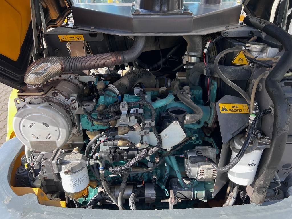 Колёсный погрузчик Volvo L 35 G: фото 16 Колёсный погрузчик Volvo L 35 G: фото 16