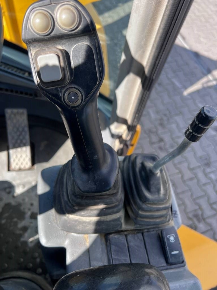 Колёсный погрузчик Volvo L 35 G: фото 23 Колёсный погрузчик Volvo L 35 G: фото 23