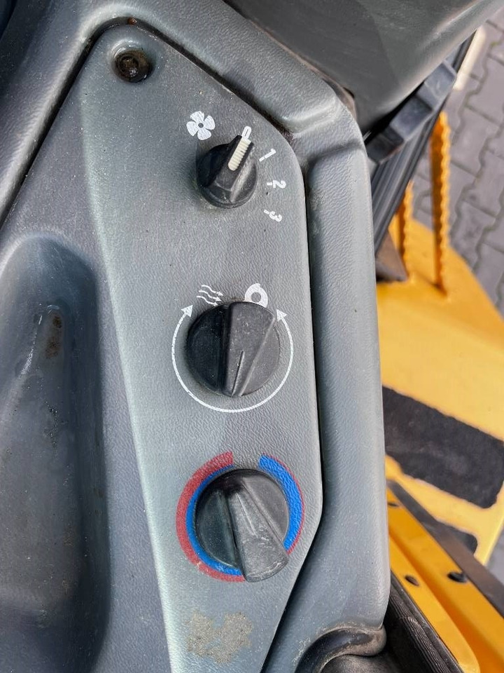 Колёсный погрузчик Volvo L 35 G: фото 26 Колёсный погрузчик Volvo L 35 G: фото 26