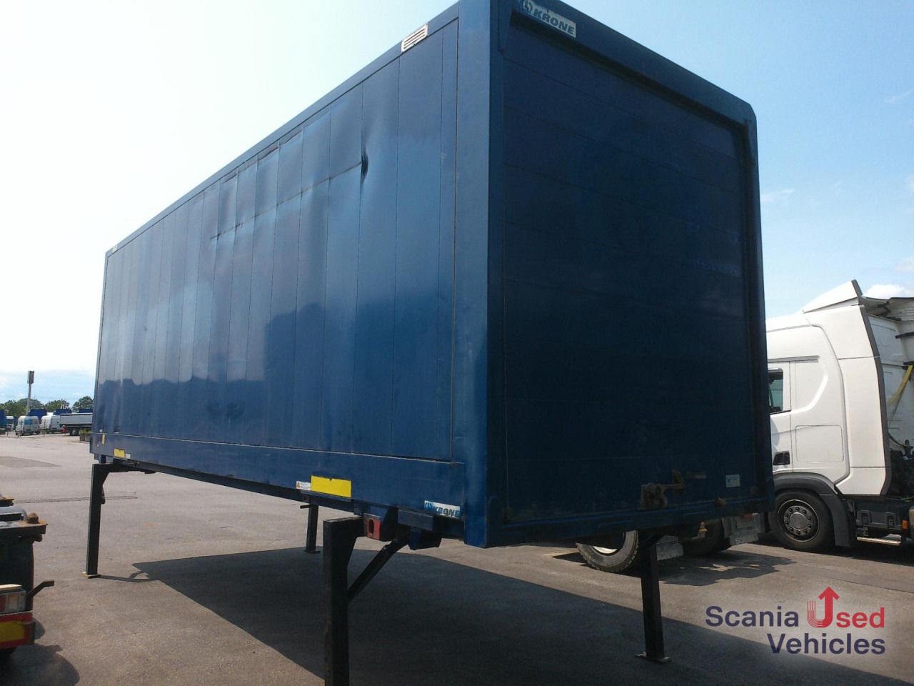 KRONE WB Koffer 7,82 Rolltor - Прицеп: фото 4 KRONE WB Koffer 7,82 Rolltor - Прицеп: фото 4