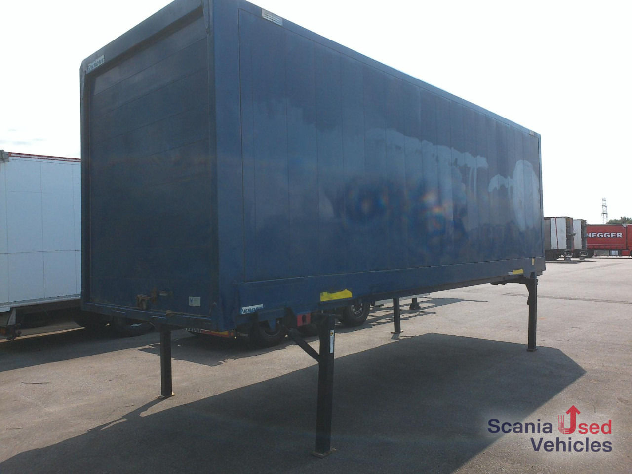 KRONE WB Koffer 7,82 Rolltor - Прицеп: фото 2 KRONE WB Koffer 7,82 Rolltor - Прицеп: фото 2