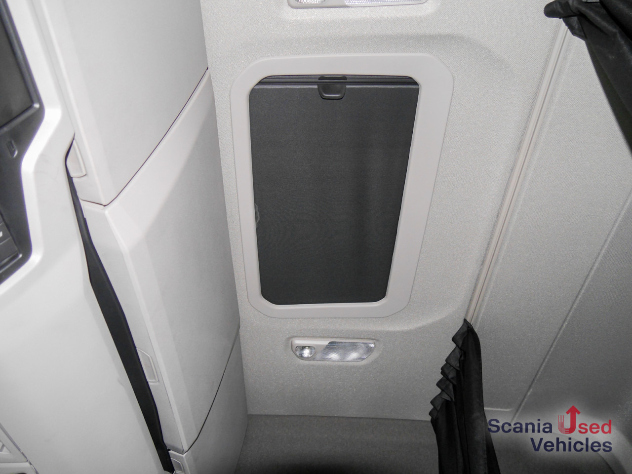 SCANIA R 410 B6x2*4NB - Pritsche / Plane / LBW - - Тентованный грузовик: фото 4 SCANIA R 410 B6x2*4NB - Pritsche / Plane / LBW - - Тентованный грузовик: фото 4