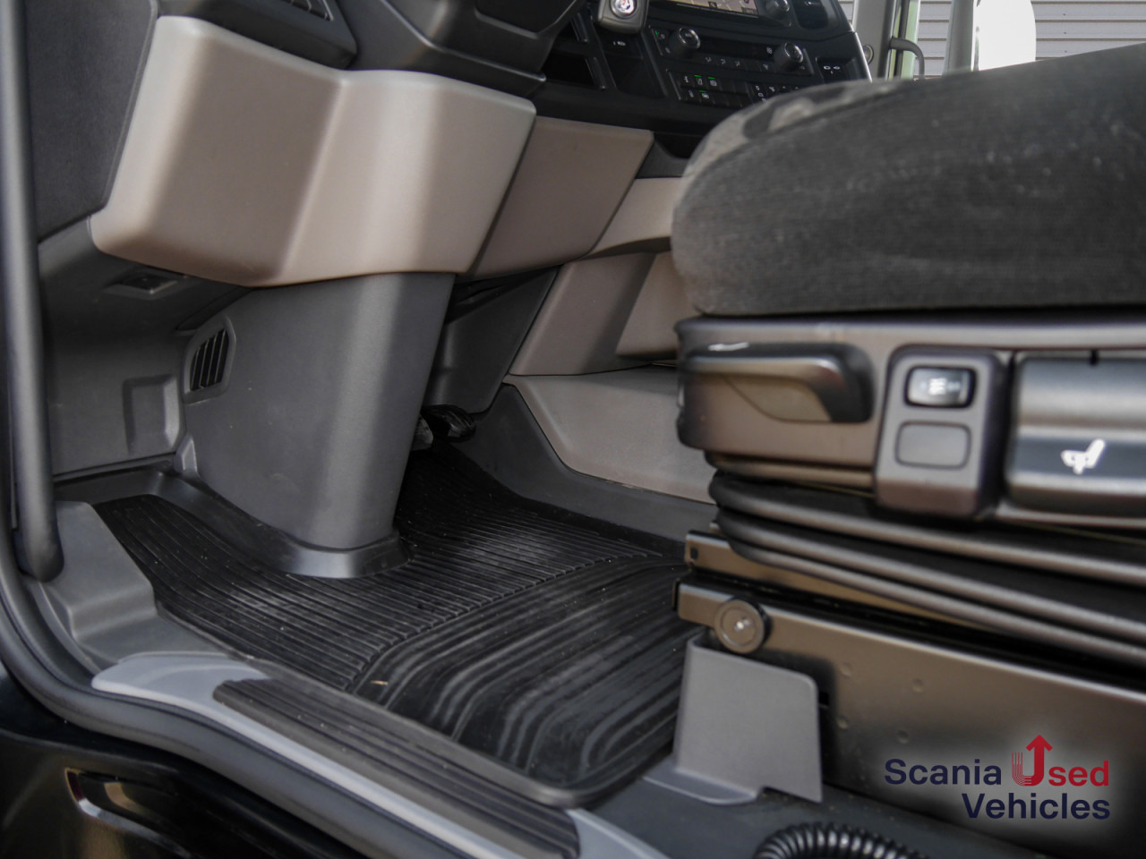 SCANIA R 460 A4x2NA - SUPER - - Тягач: фото 3 SCANIA R 460 A4x2NA - SUPER - - Тягач: фото 3