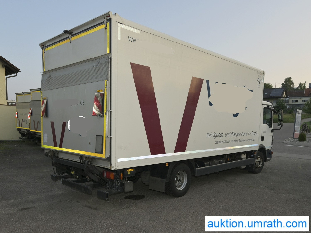 MAN (V182) TGL 12.250 4x2 L/BL Koffer Ladebordwand Klimaautomatik NAVI Luftfederung Automatikgetriebe EURO 6 - Грузовик с закрытым кузовом: фото 5 MAN (V182) TGL 12.250 4x2 L/BL Koffer Ladebordwand Klimaautomatik NAVI Luftfederung Automatikgetriebe EURO 6 - Грузовик с закрытым кузовом: фото 5