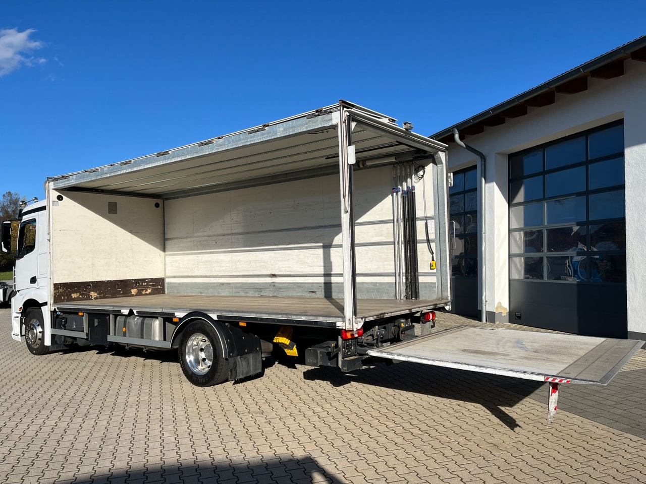 Грузовик для перевозки напитков Mercedes-Benz Antos 1836 Klappwand Getränkekoffer beheizt: фото 7 Грузовик для перевозки напитков Mercedes-Benz Antos 1836 Klappwand Getränkekoffer beheizt: фото 7