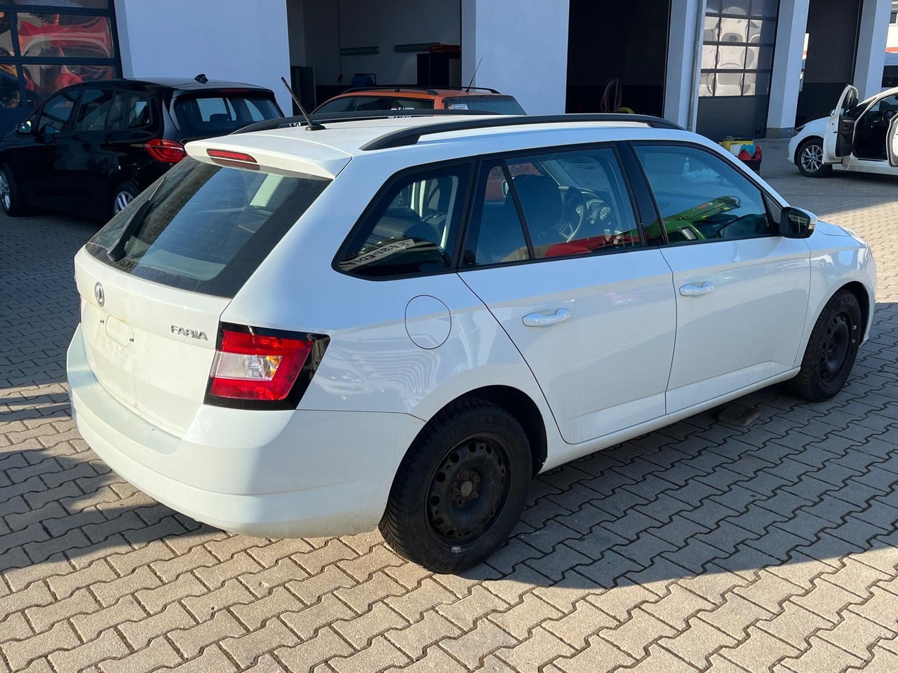 Skoda Fabia Combi Active !!!MOTORSCHADEN!!! - Легковой автомобиль: фото 2 Skoda Fabia Combi Active !!!MOTORSCHADEN!!! - Легковой автомобиль: фото 2