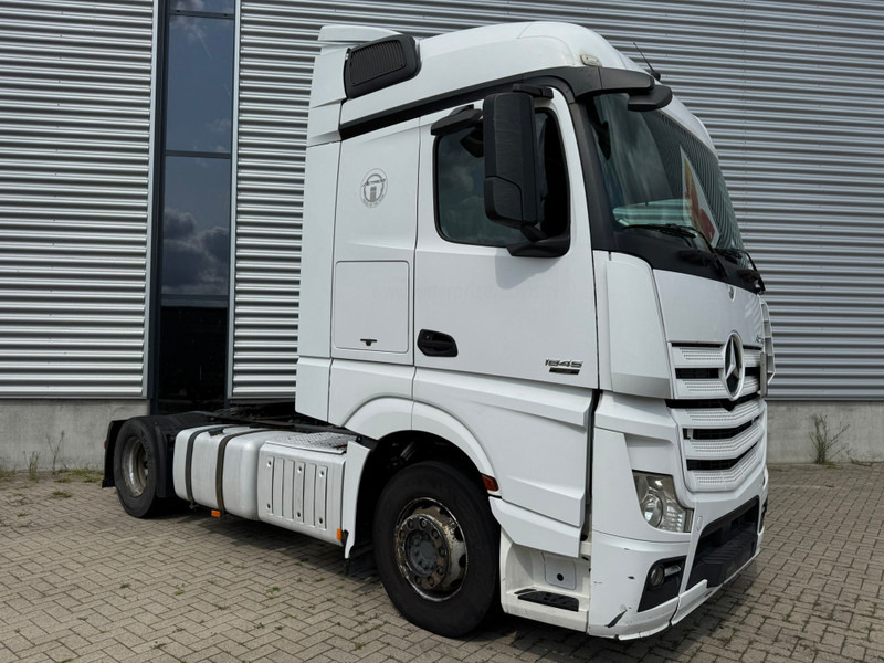 Mercedes-Benz Actros 1845 / Euro 5 / 2 Tanks / 2 In Stock - Тягач: фото 2 Mercedes-Benz Actros 1845 / Euro 5 / 2 Tanks / 2 In Stock - Тягач: фото 2