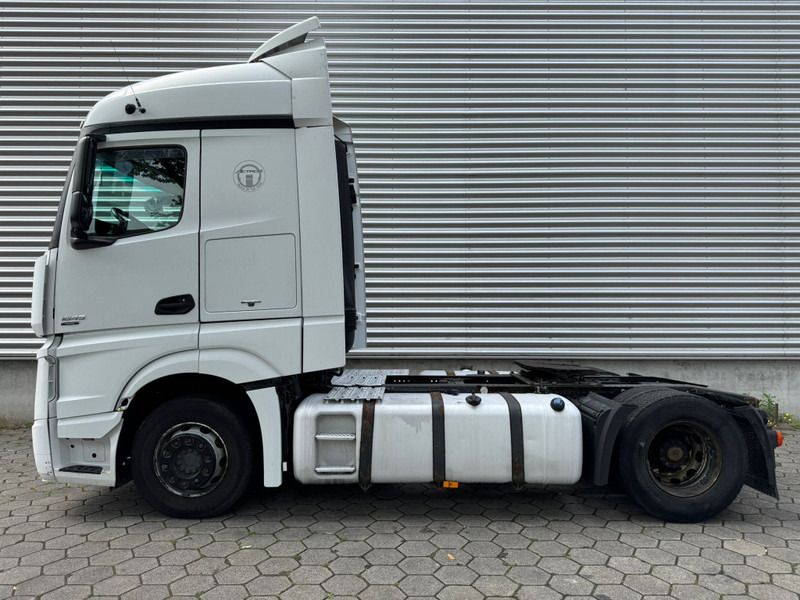 Mercedes-Benz Actros 1845 / Euro 5 / 2 Tanks / 2 In Stock - Тягач: фото 5 Mercedes-Benz Actros 1845 / Euro 5 / 2 Tanks / 2 In Stock - Тягач: фото 5