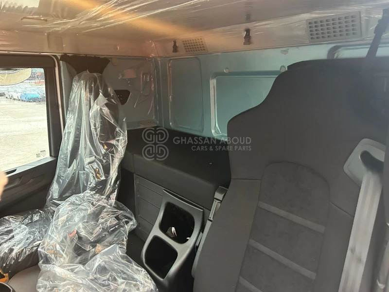 Iveco T-WAY AT380T43H 6x4 R20 Tyres Chassis - Barcelona Stock - Грузовик-шасси: фото 3 Iveco T-WAY AT380T43H 6x4 R20 Tyres Chassis - Barcelona Stock - Грузовик-шасси: фото 3