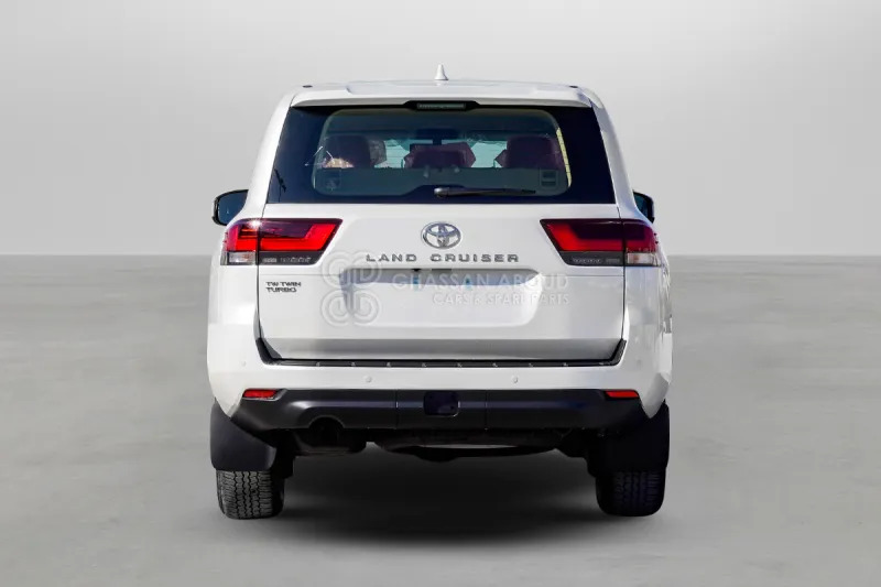 Внедорожник Toyota Land Cruiser 300  4X4: фото 8