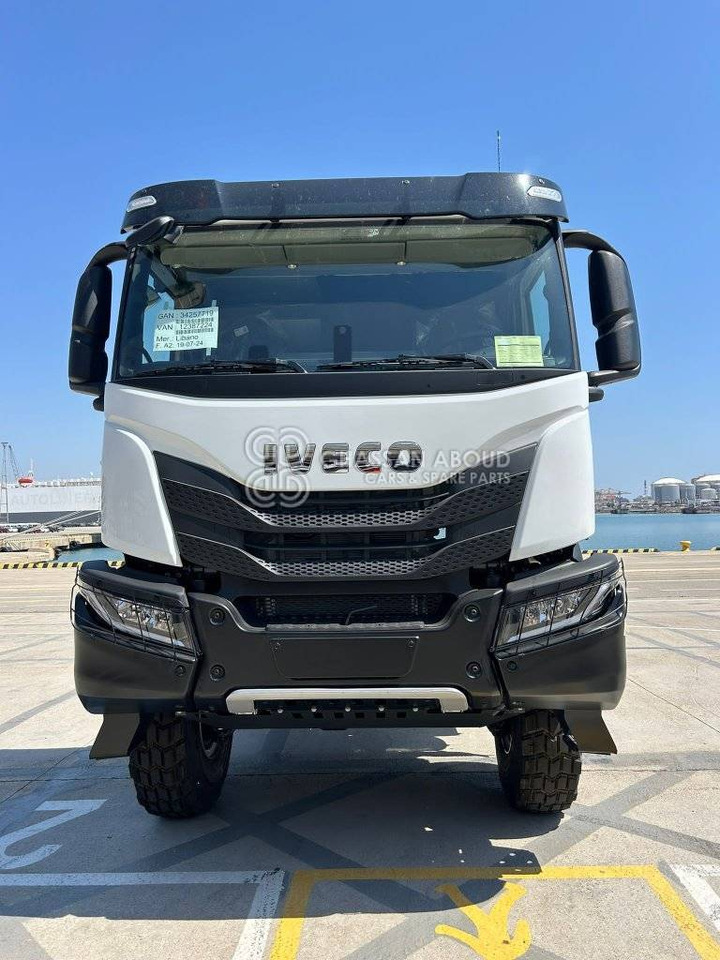 IVECO T-WAY Tractor 6×6 AT720T47WTH GVW 33 Ton HP 470 R20Tyre MY25 - Тягач: фото 1 IVECO T-WAY Tractor 6×6 AT720T47WTH GVW 33 Ton HP 470 R20Tyre MY25 - Тягач: фото 1