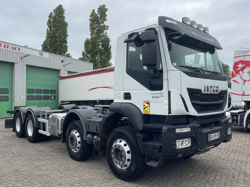 Iveco Trakker 410 PTO RETARDER, 8x4 , 442000 km! - Грузовик-шасси: фото 3 Iveco Trakker 410 PTO RETARDER, 8x4 , 442000 km! - Грузовик-шасси: фото 3