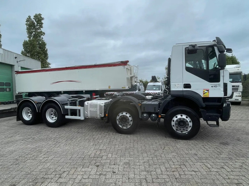 Iveco Trakker 410 PTO RETARDER, 8x4 , 442000 km! - Грузовик-шасси: фото 4 Iveco Trakker 410 PTO RETARDER, 8x4 , 442000 km! - Грузовик-шасси: фото 4