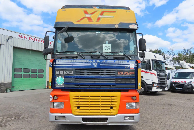 DAF XF 530 type E4, Manual!!! - Тягач: фото 3 DAF XF 530 type E4, Manual!!! - Тягач: фото 3