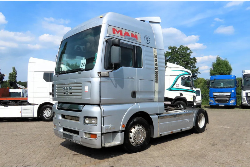 MAN TGA 18.460 Manual diesel pomp! ROYAL TRUCK! - Тягач: фото 2 MAN TGA 18.460 Manual diesel pomp! ROYAL TRUCK! - Тягач: фото 2