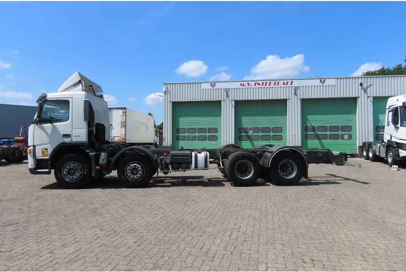 Volvo FM 12.380 8x4 FULL SPRING. 100% condition! - Грузовик-шасси: фото 3 Volvo FM 12.380 8x4 FULL SPRING. 100% condition! - Грузовик-шасси: фото 3