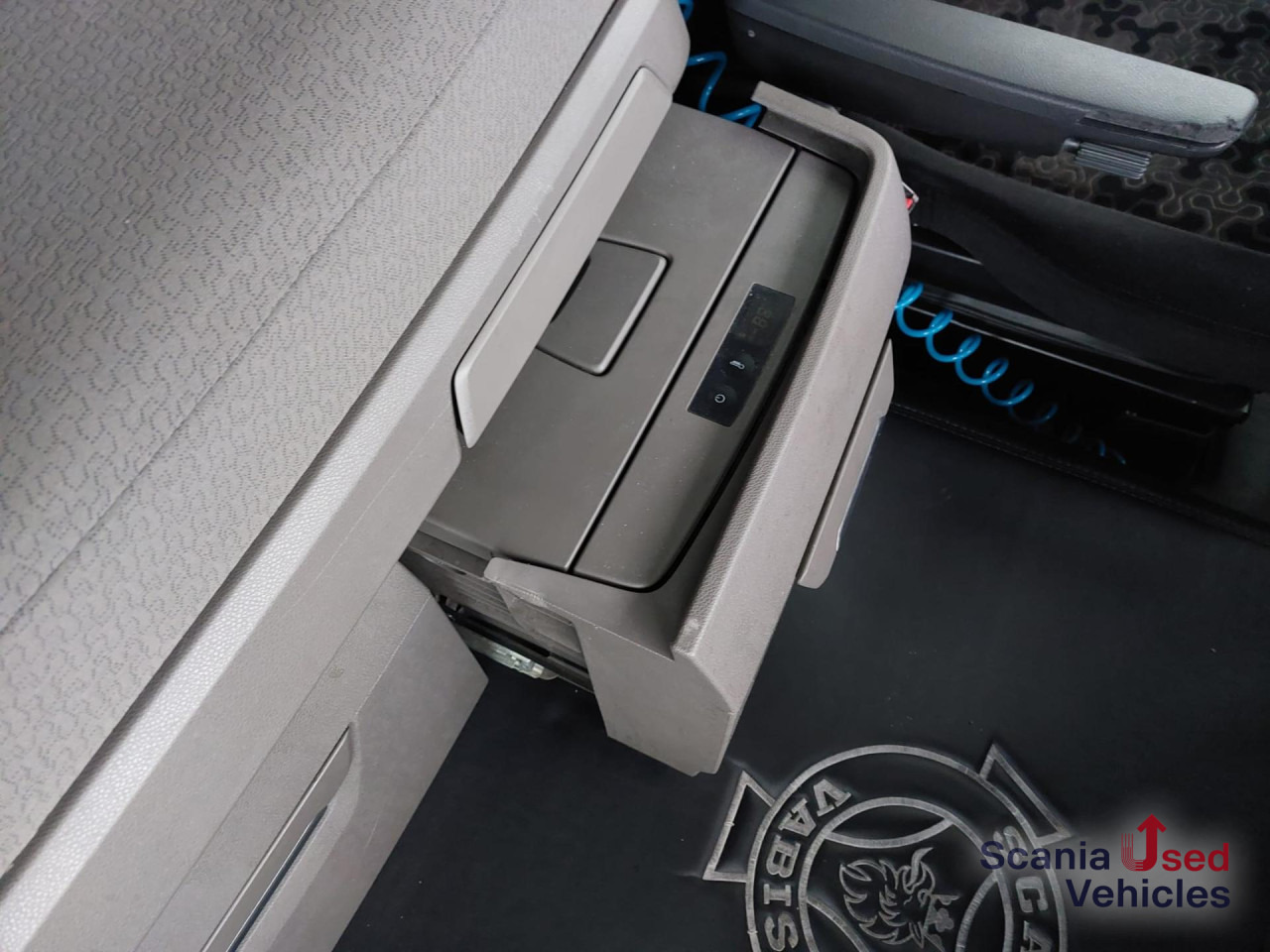 SCANIA R 450 A4x2EB Highline Low Deck - Тягач: фото 3 SCANIA R 450 A4x2EB Highline Low Deck - Тягач: фото 3