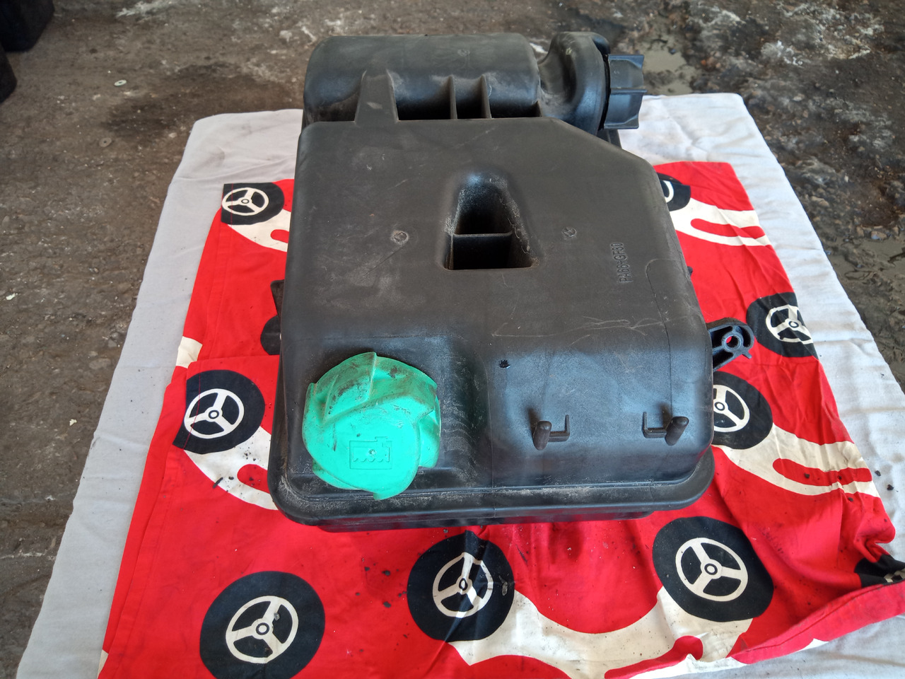 DAF XF106 - Расширительный бачок: фото 2 DAF XF106 - Расширительный бачок: фото 2