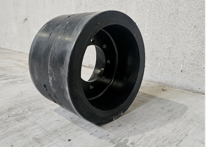 Galet inférieur VULCAN AGRI pour tracteur à chenilles Challenger MT700/MT800 - F - Опорный каток для Гусеничных тракторов: фото 4 Galet inférieur VULCAN AGRI pour tracteur à chenilles Challenger MT700/MT800 - F - Опорный каток для Гусеничных тракторов: фото 4