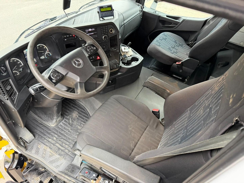 Крюковой мультилифт, Автоманипулятор Mercedes-Benz AROCS 4143 8X4 WAF HOOKLIFT + CRANE EFFER 395 4S + ROTATOR + RADIO - 5/6 F - BE TRUCK - VERY NICE CONDITION: фото 14 Крюковой мультилифт, Автоманипулятор Mercedes-Benz AROCS 4143 8X4 WAF HOOKLIFT + CRANE EFFER 395 4S + ROTATOR + RADIO - 5/6 F - BE TRUCK - VERY NICE CONDITION: фото 14