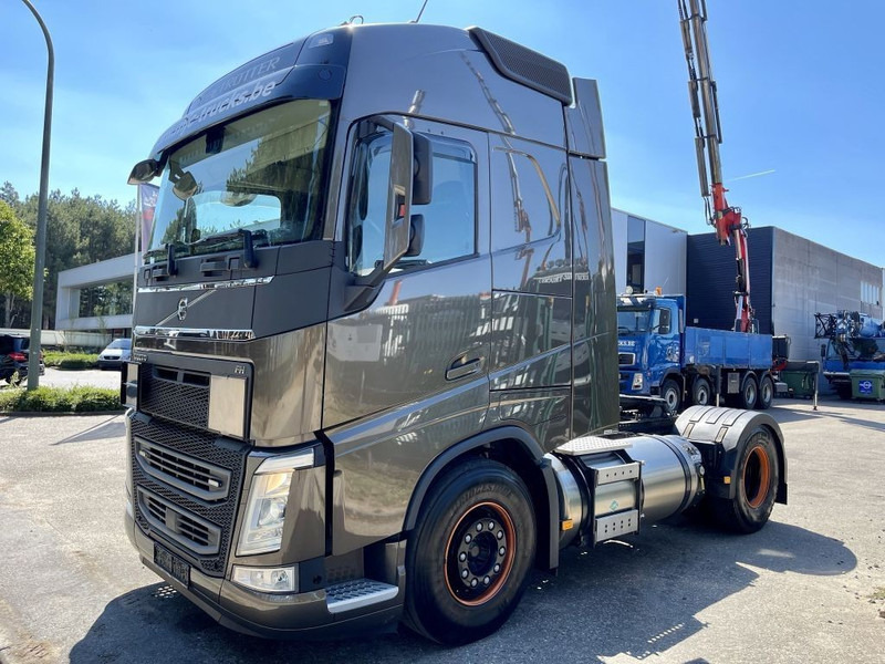 Volvo FH 460 LNG GAS ADR - ACC + Dynamic Steering - I-park Cool - Lane Keeping Support - collision warning - leather - ... BE Truck - Тягач: фото 3 Volvo FH 460 LNG GAS ADR - ACC + Dynamic Steering - I-park Cool - Lane Keeping Support - collision warning - leather - ... BE Truck - Тягач: фото 3