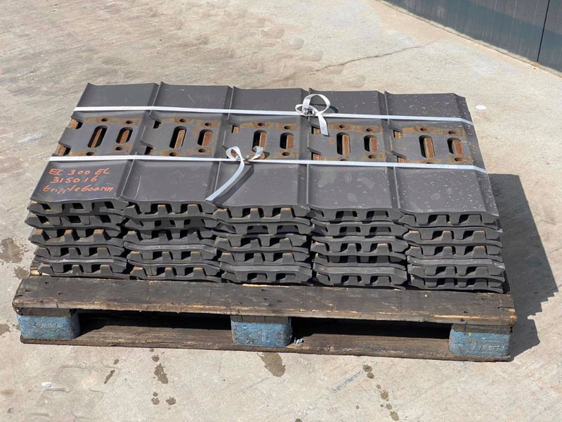 Case CX290 / CX300 Shoes/Pads - Рама/ Шасси для Строительной техники: фото 4 Case CX290 / CX300 Shoes/Pads - Рама/ Шасси для Строительной техники: фото 4