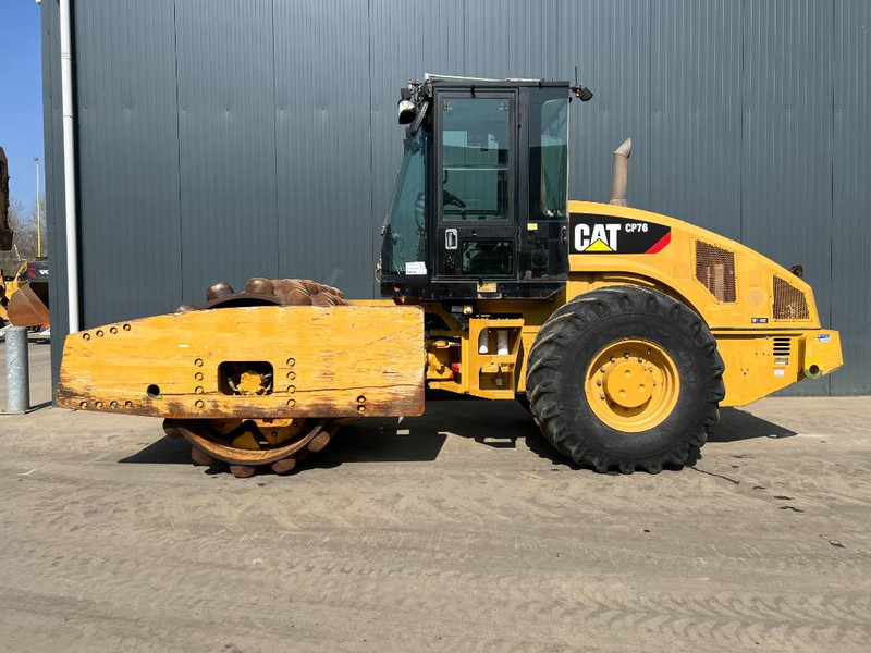 Cat CP76 - Каток: фото 2 Cat CP76 - Каток: фото 2