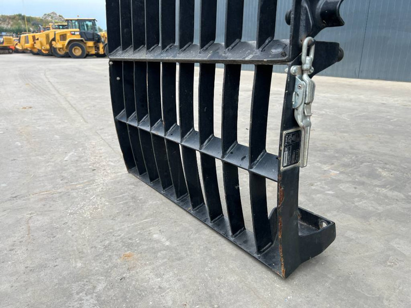 Cat M313D / M315D / M316D / M318D / M322D / M325D - Кабина и интерьер для Строительной техники: фото 3 Cat M313D / M315D / M316D / M318D / M322D / M325D - Кабина и интерьер для Строительной техники: фото 3
