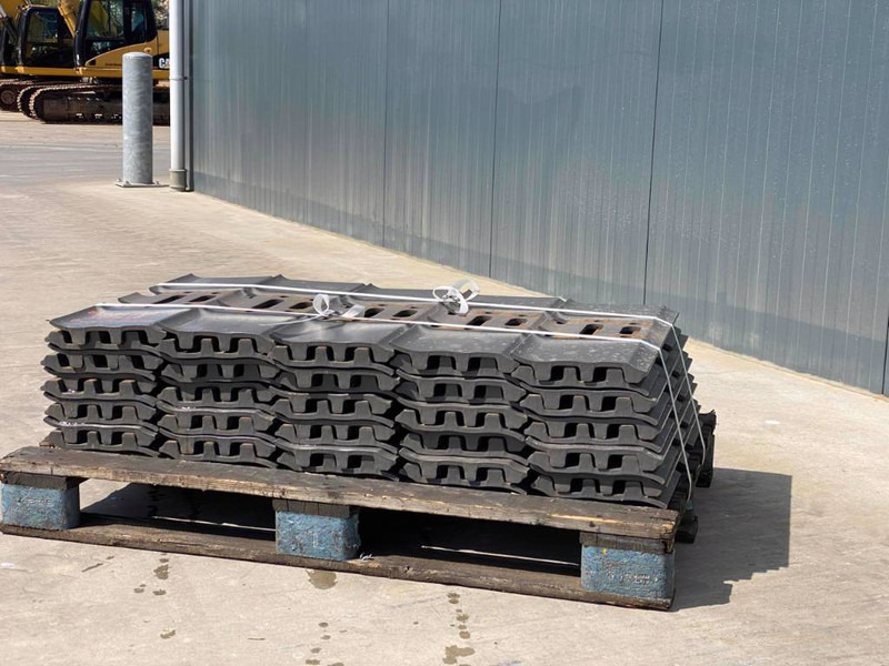 Hitachi EX270 / EX300 / EX310 Shoes/Pads - Рама/ Шасси для Строительной техники: фото 5 Hitachi EX270 / EX300 / EX310 Shoes/Pads - Рама/ Шасси для Строительной техники: фото 5
