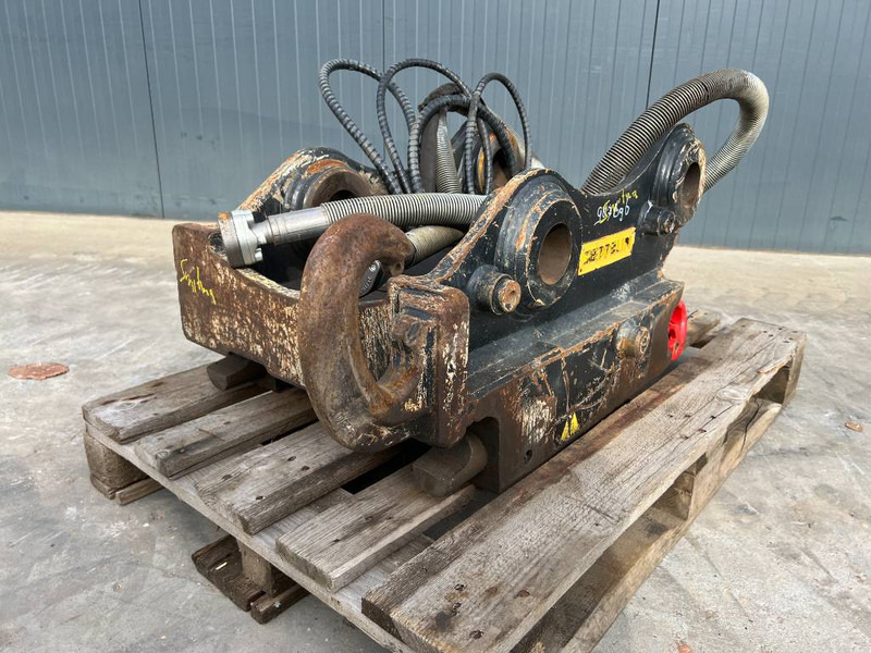 OilQuick OQ70/55 - Сцепное устройство для Строительной техники: фото 1 OilQuick OQ70/55 - Сцепное устройство для Строительной техники: фото 1