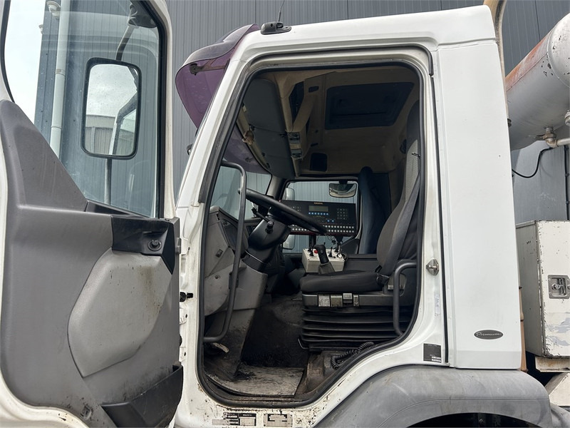 Гудронатор для транспортировки битума Renault Rincheval - 12.000 Liter: фото 8