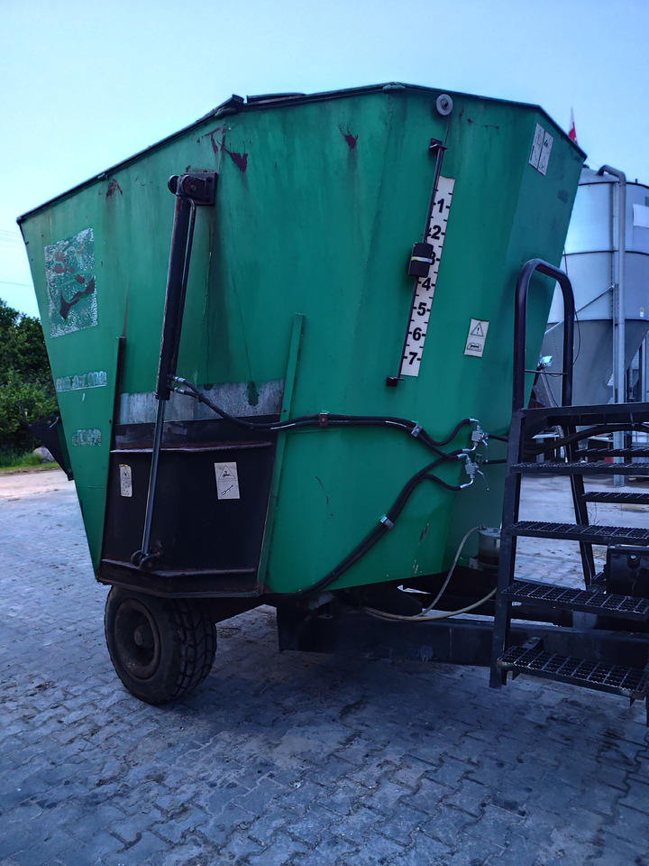 Auto-Agro T-011 - Кормораздатчик: фото 2 Auto-Agro T-011 - Кормораздатчик: фото 2