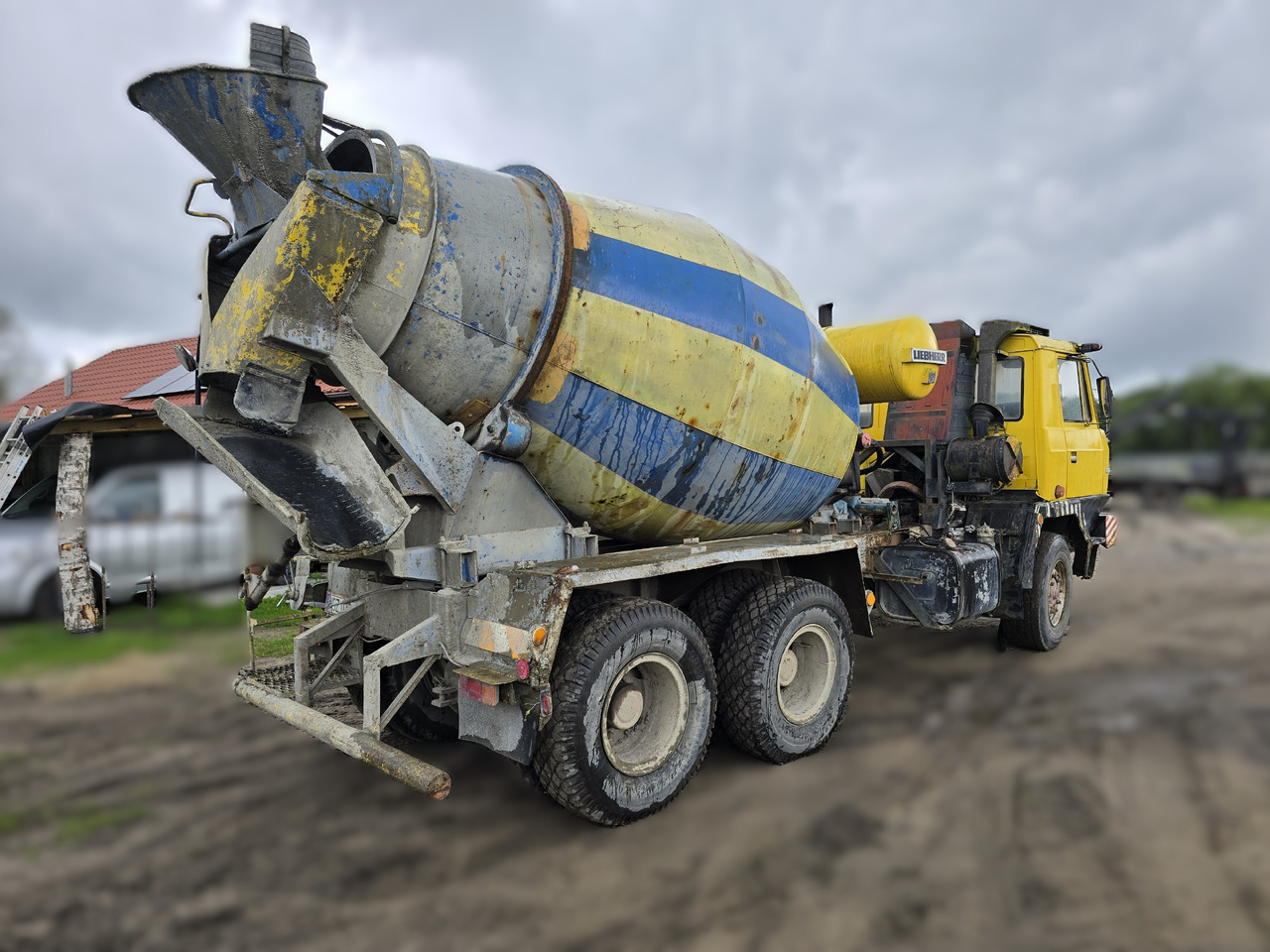 TATRA 6x6 (6 m3) betoniarka LIEBHERR - Другая техника: фото 5 TATRA 6x6 (6 m3) betoniarka LIEBHERR - Другая техника: фото 5