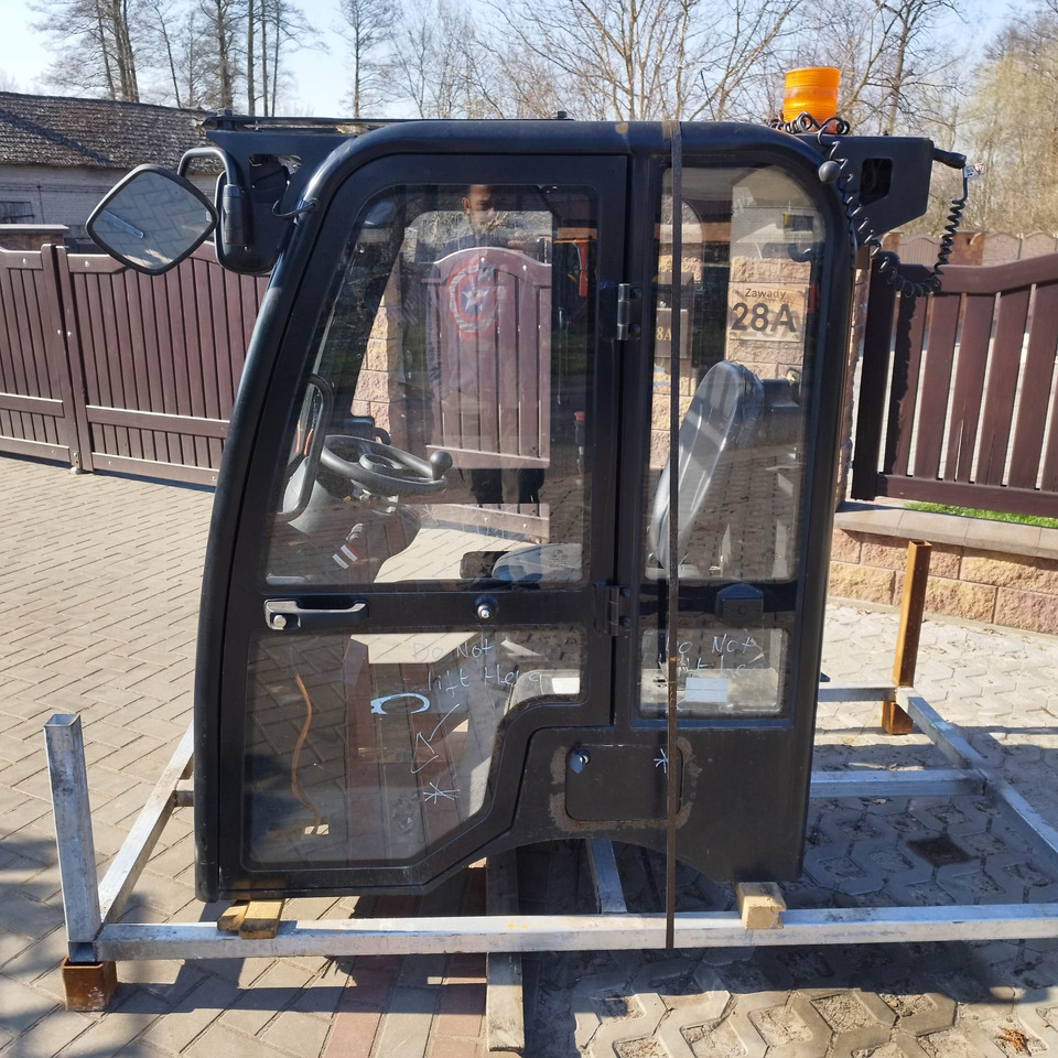 JCB 403 - Кабина для Погрузчиков: фото 4 JCB 403 - Кабина для Погрузчиков: фото 4