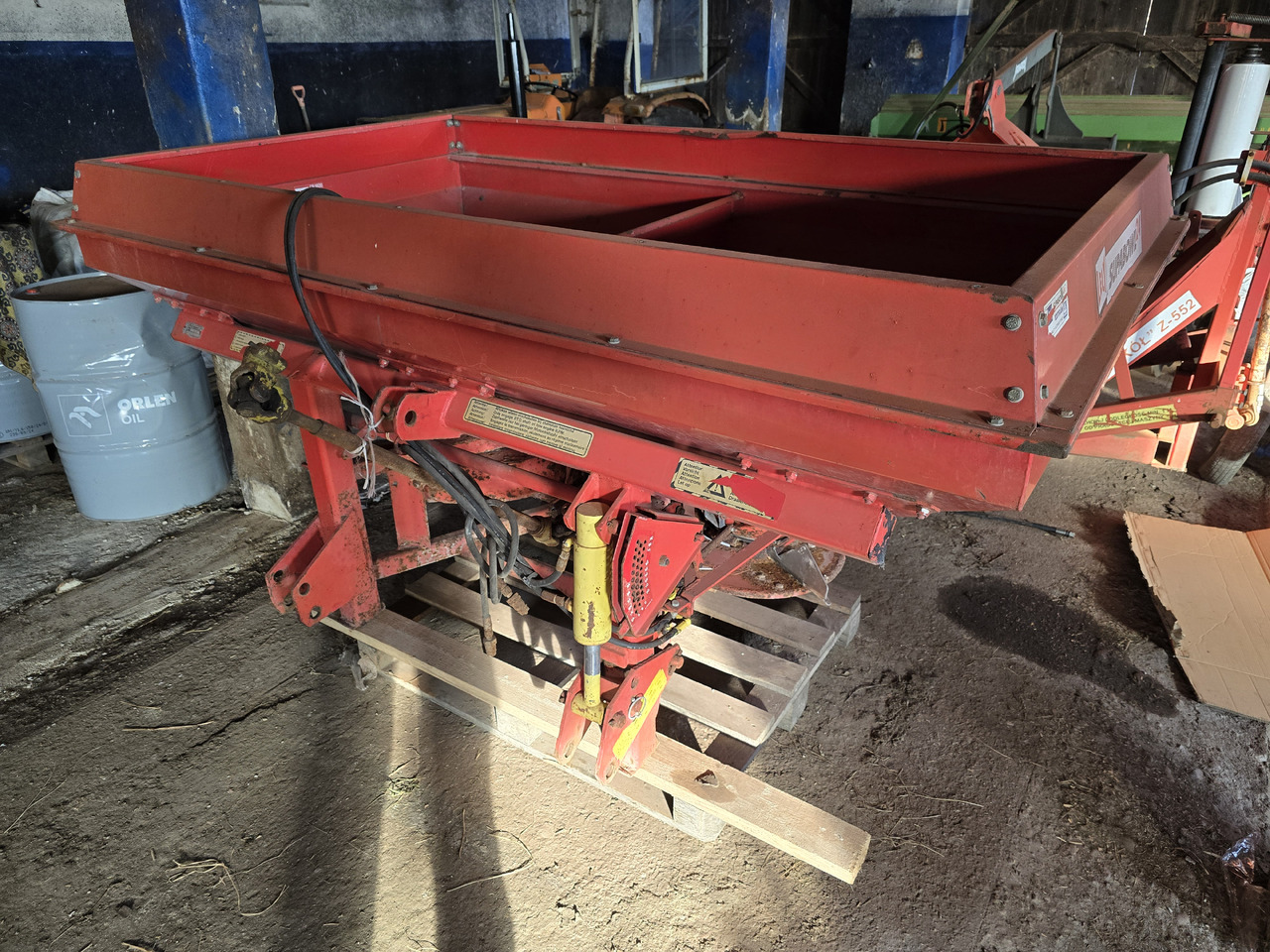 LELY CENTERLINER 1200 L - Разбрасыватель удобрений: фото 1 LELY CENTERLINER 1200 L - Разбрасыватель удобрений: фото 1