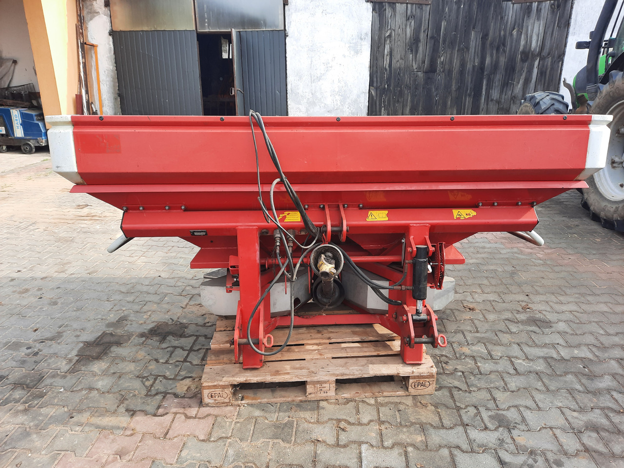 LELY CENTERLINER SX 2000 L - Разбрасыватель удобрений: фото 1 LELY CENTERLINER SX 2000 L - Разбрасыватель удобрений: фото 1
