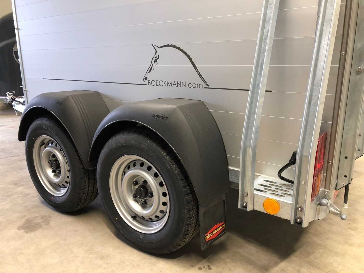 BOECKMANN Champion R Pferdeanhänger - Прицеп-коневоз: фото 5 BOECKMANN Champion R Pferdeanhänger - Прицеп-коневоз: фото 5