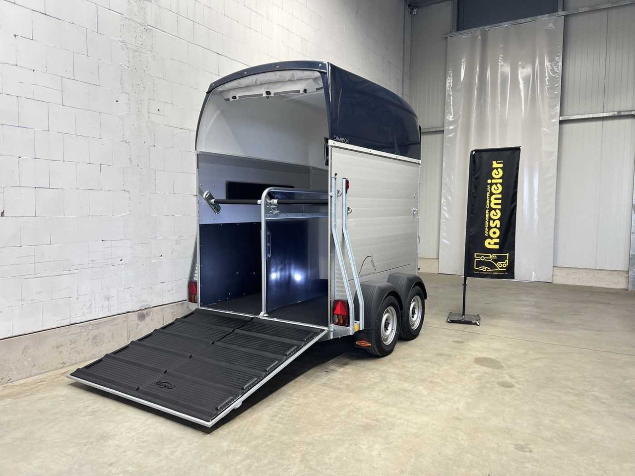 BOECKMANN Champion R Sonderhöhe Pferdeanhänger - Прицеп-коневоз: фото 2 BOECKMANN Champion R Sonderhöhe Pferdeanhänger - Прицеп-коневоз: фото 2