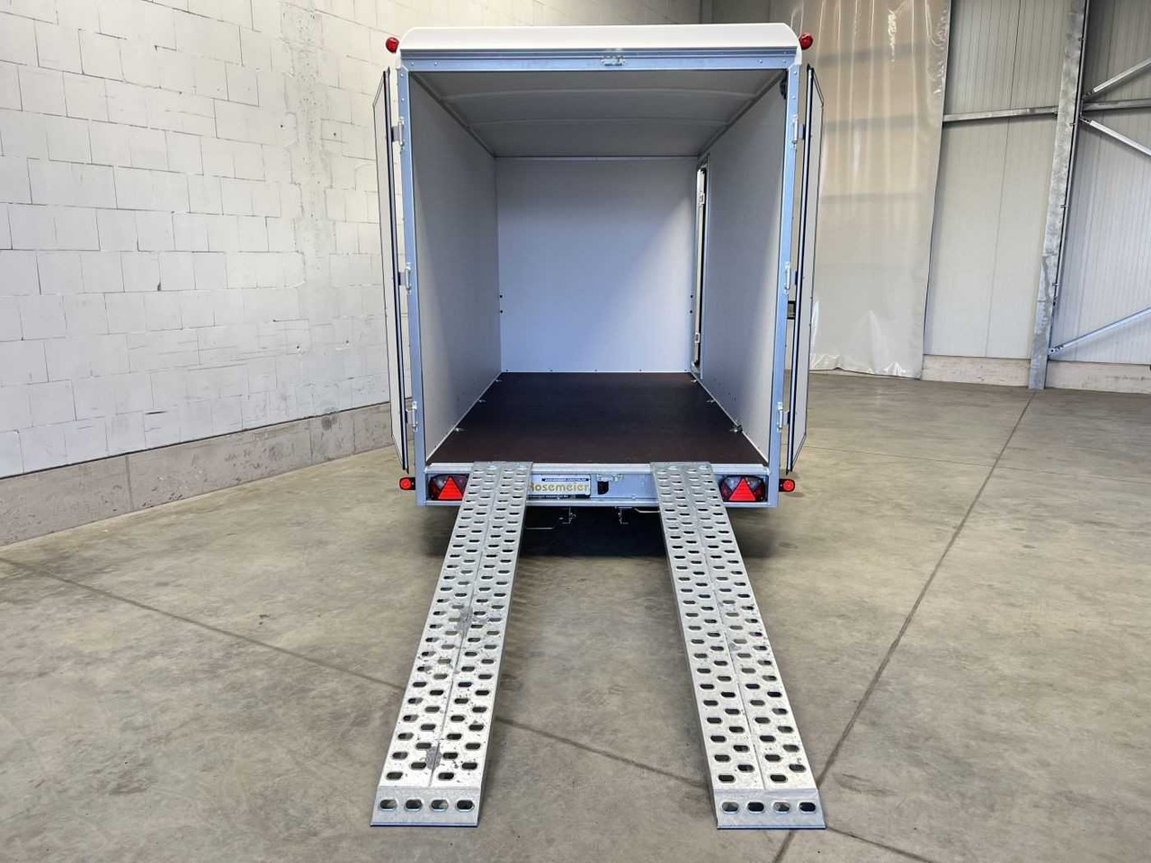 BOECKMANN KT 4018/27 H Eco XXL Tür Ramp Kofferanhänger - Прицеп-фургон: фото 2 BOECKMANN KT 4018/27 H Eco XXL Tür Ramp Kofferanhänger - Прицеп-фургон: фото 2